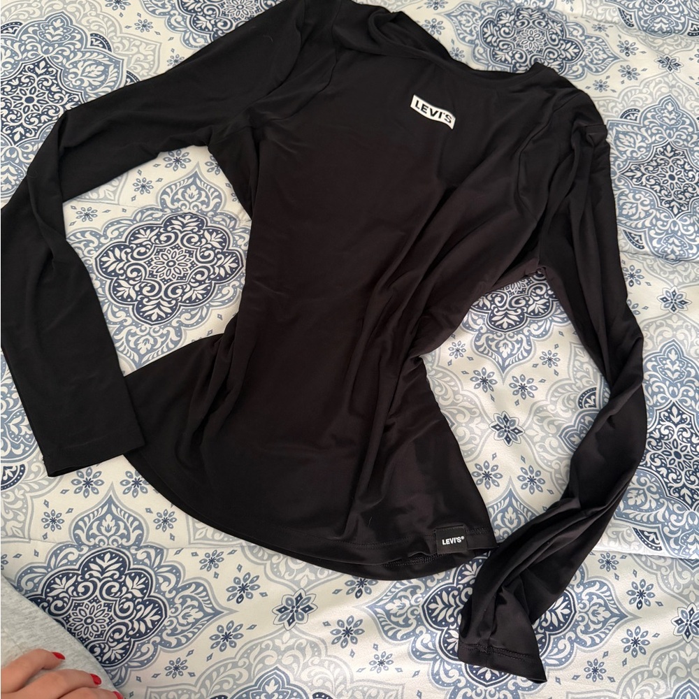 Levi's Women's Black Long-Sleeve Top